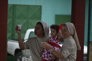 Votos perpetuos Kenia Escobar