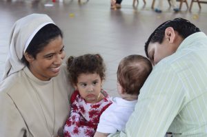 Votos perpetuos Kenia Escobar