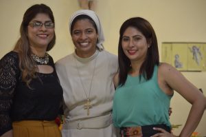 Votos perpetuos Kenia Escobar