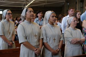 Profesión-temporal-novicias-Dakota,-Sara,-Geraldine-y-Dariana