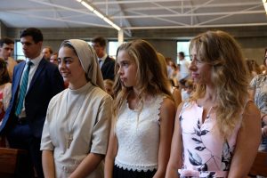 Profesión-temporal-novicias-Dakota,-Sara,-Geraldine-y-Dariana