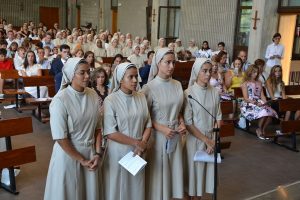 Profesión-temporal-novicias-Dakota,-Sara,-Geraldine-y-Dariana