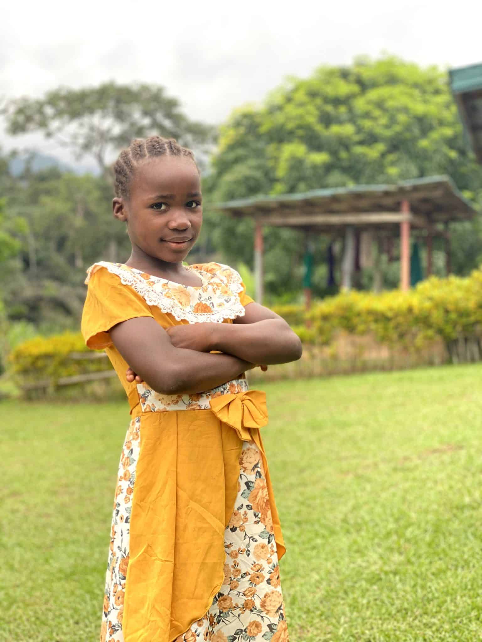 Niña sonriente en Camerún